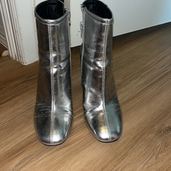 Metallic Silver Ankle Boots w/ Glitter Block Heel – Size 7 - Picture 4 of 5